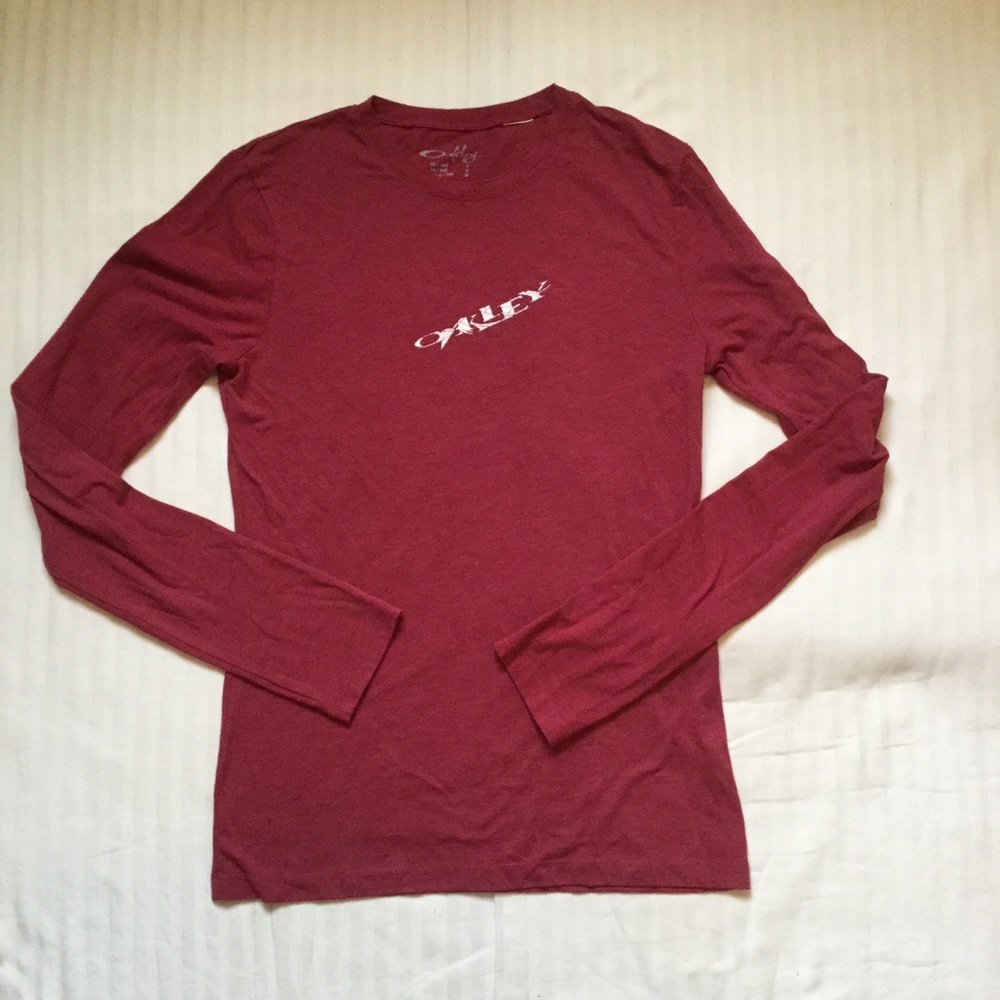 Oakley T-shirt size small